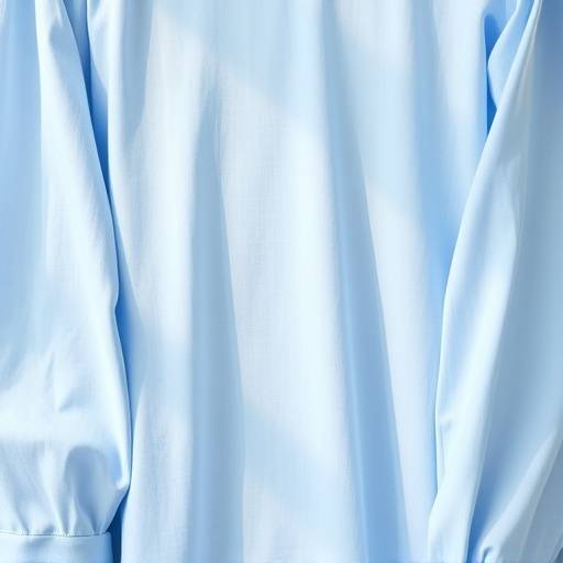 Camisa social azul clara masculina, manga longa, tecido leve e respirável, ideal para o verão.